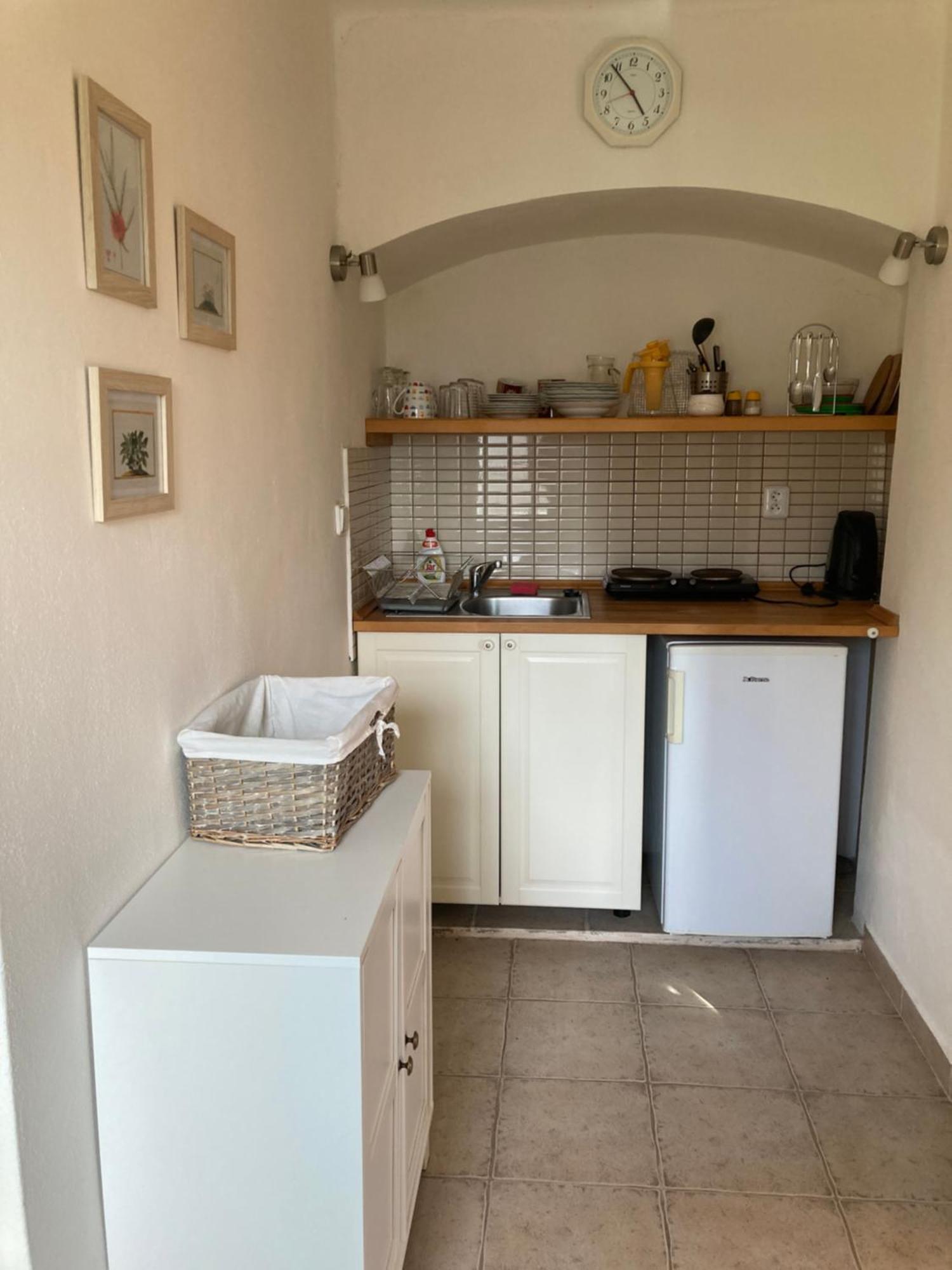 Apartment Panteon Basecamp Malá Skála Eksteriør bilde